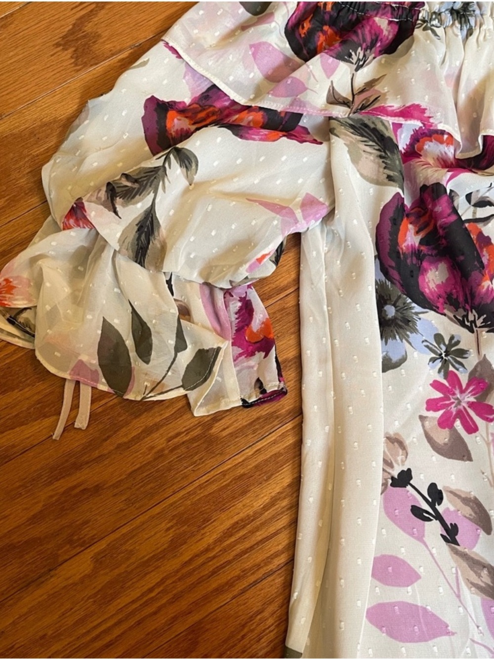 White House Black Market Floral Off Shoulder Ruffle Blouse Size L - Picture 7 of 13